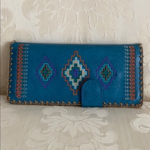 LAVISHY - Aztec design bifold wallet with snap.